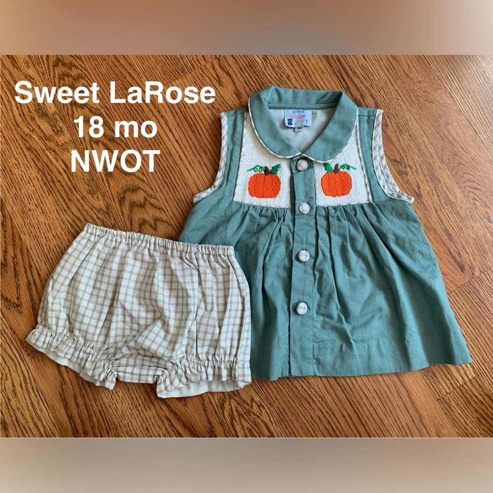 Sweet LaRose NWOT 18 mo pumpkin set